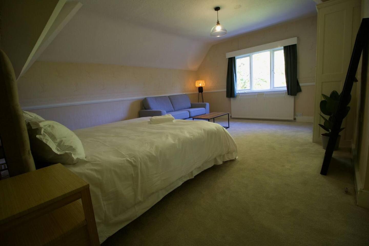 Mossley Hill Retreat Hotel Liverpool Room photo